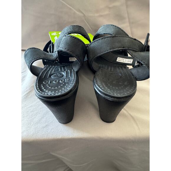 Crocs Women’s Black Strappy Wedge Sandals Size 7 NWT Lightweight Comfort - Picture 3 of 6